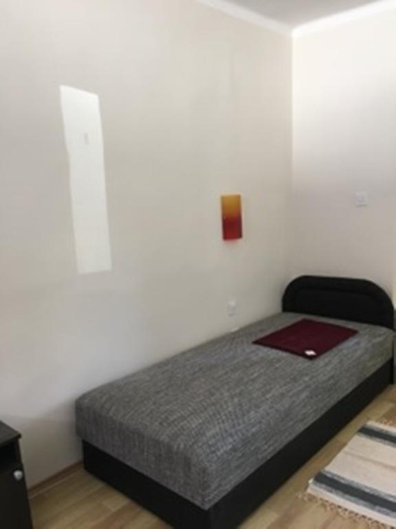 Eden Vendeghaz Hotel เวสเปรม ภายนอก รูปภาพ